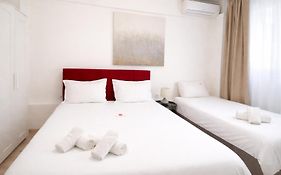 City Plaza Apartments & Rooms